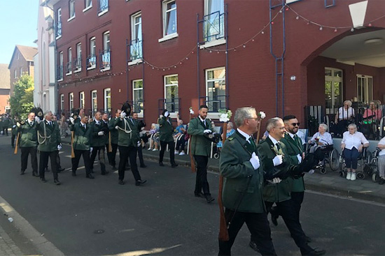 Schützenfest im Seniorenheim Grimlinghausen – Ein unvergesslicher Tag voller Brauchtum und Musik